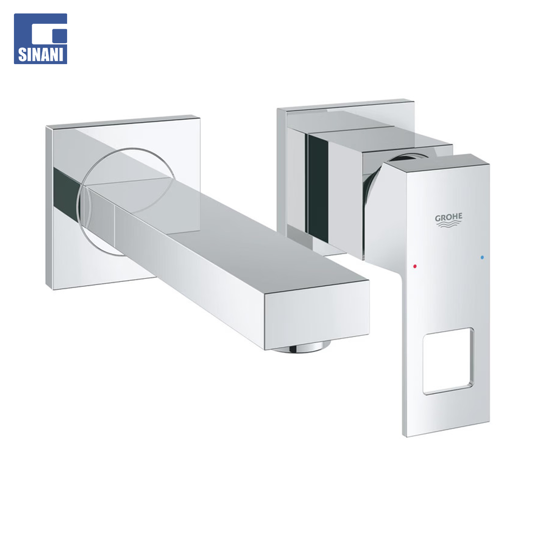 Grup lavamani muri Eurocube Wall