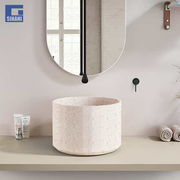 Lavaman mbi mobilje rethor