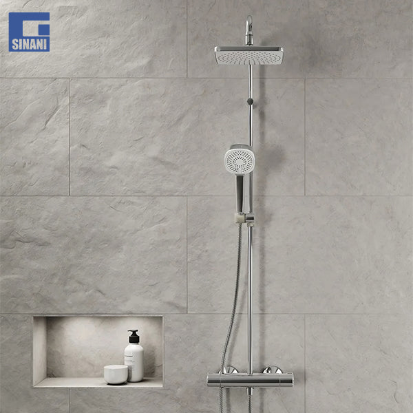 Kollonë dushi termostatike HansaMicra me kokë dushi katrore 200 x 200 mm