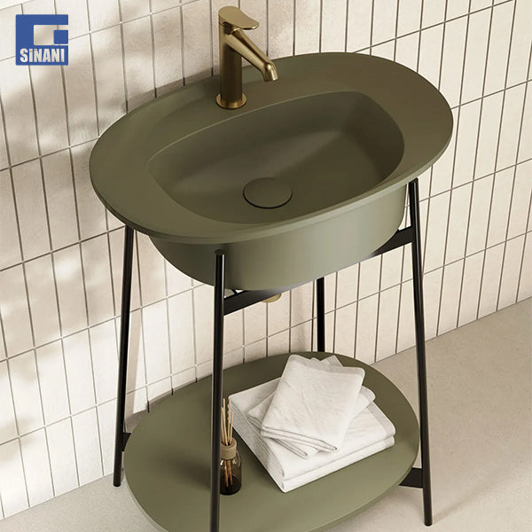 Lavaman Iride me strukturë metalike