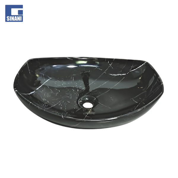 Lavaman mbi mobilje i zi